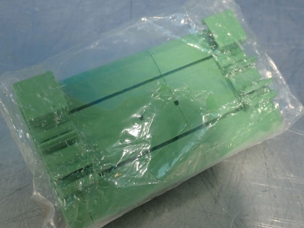 ALLEN BRADLEY 1771-RTP4 REMOTE TERMINATION PANEL 04220430534