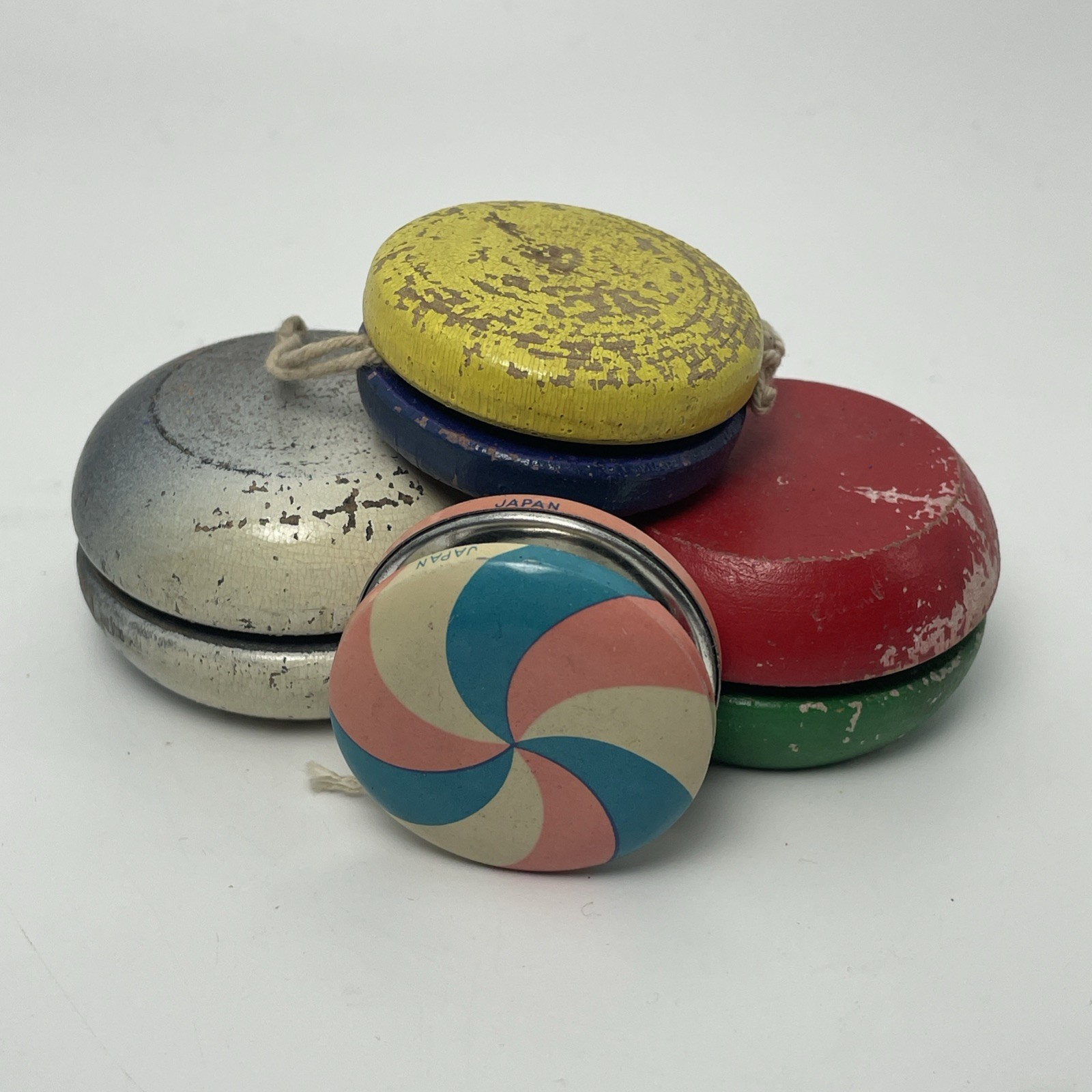 Lot of 4 Vintage Yo-Yo: 3 Japanese Yo-Yo and 1 Unmarked Wooden Yoyo