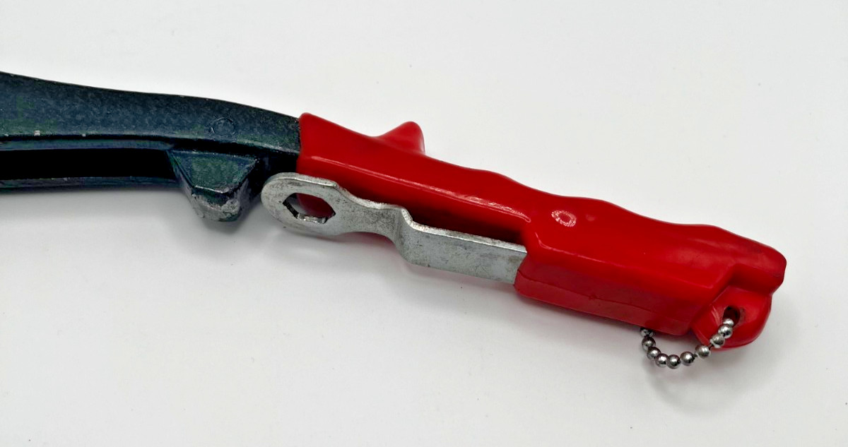 Central Forge Model 910 Hand Riveter Rivet Gun Tool with Case & Tips