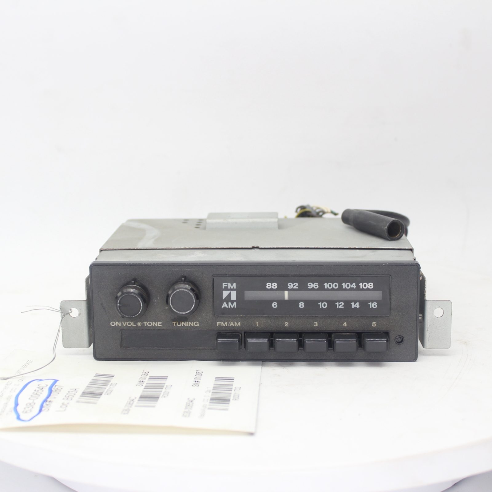 1987 Jeep Grand Cherokee Radio Part Number - 638-00654C ( Used )