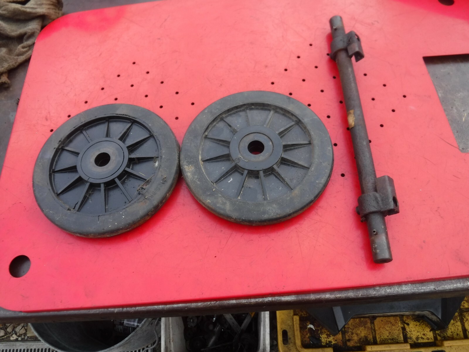 1974 arctic cat 440 panther V.I.P. snow parts: BACK AXLE ASSEMBLY