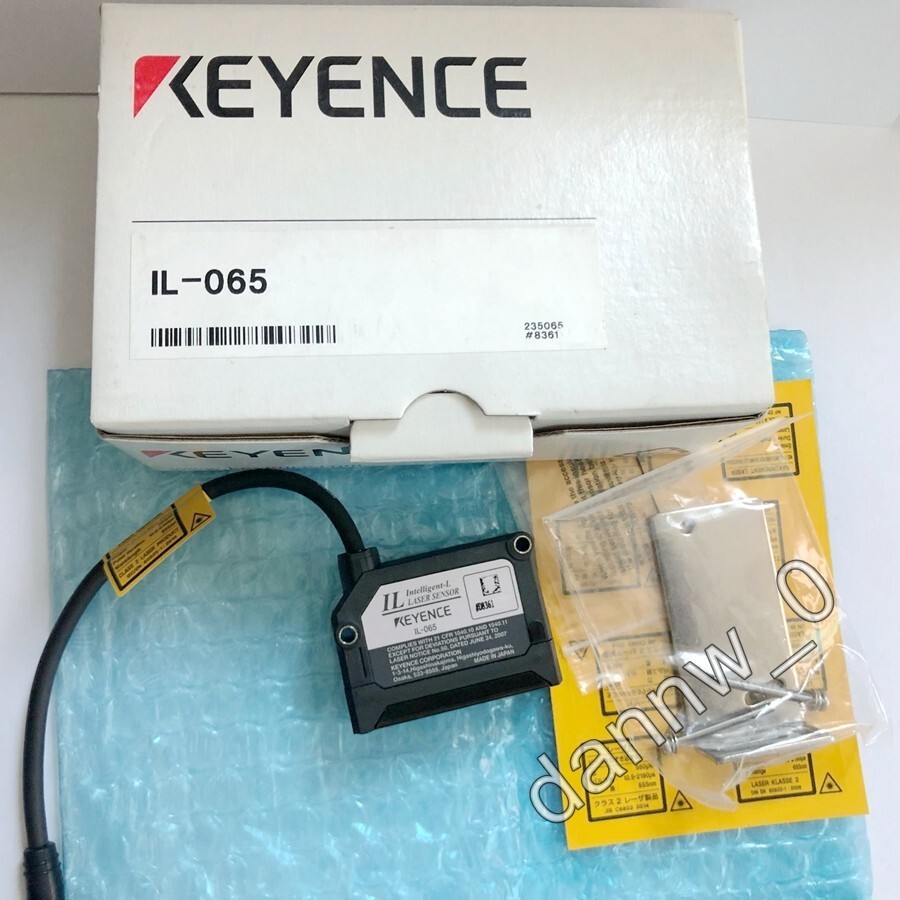 New In Box KEYENCE IL-065 Laser Sensor