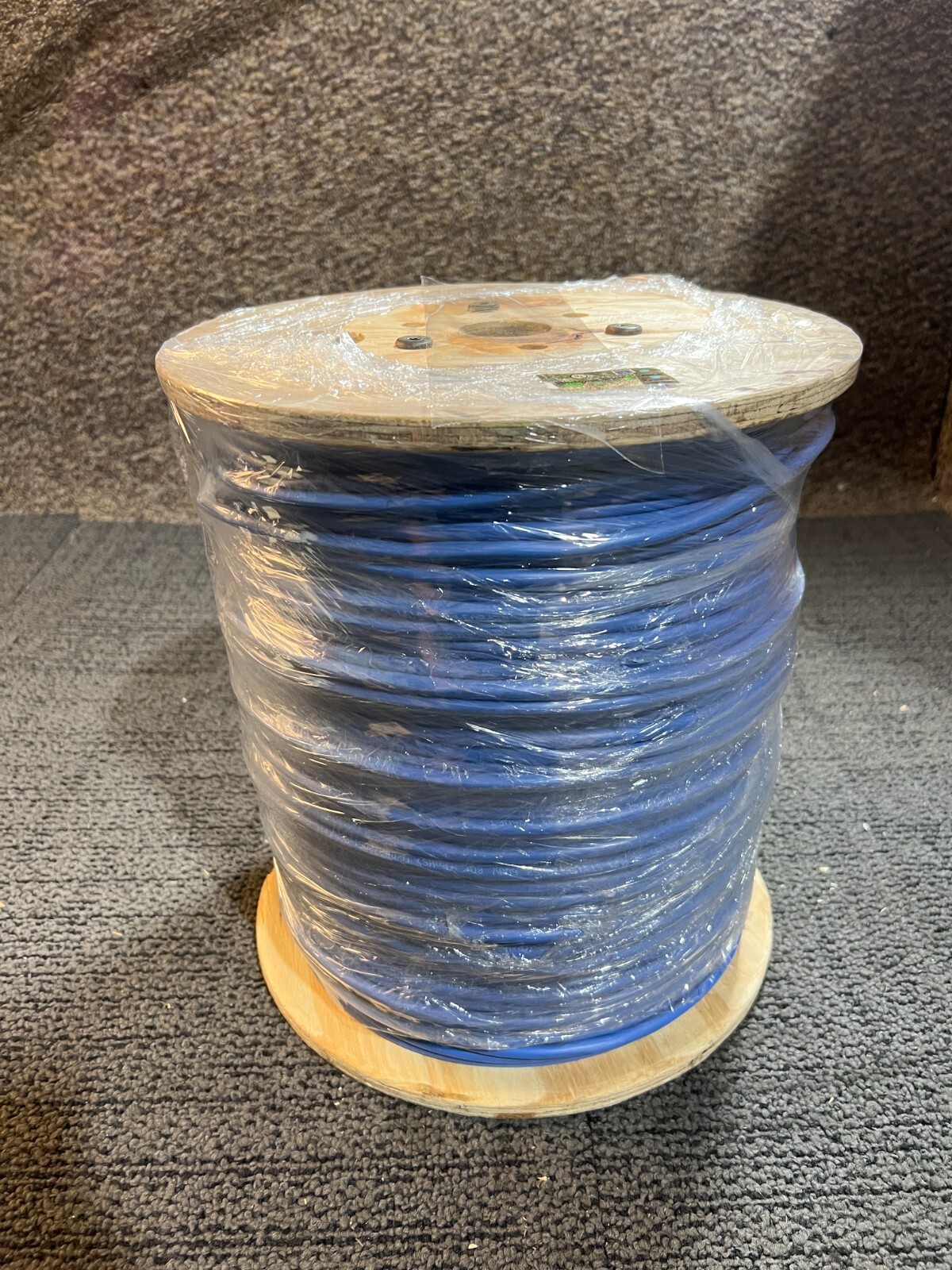 COMMUNICATIONS CABLE 1000FT BLUE AI20814083 Wooden Housing