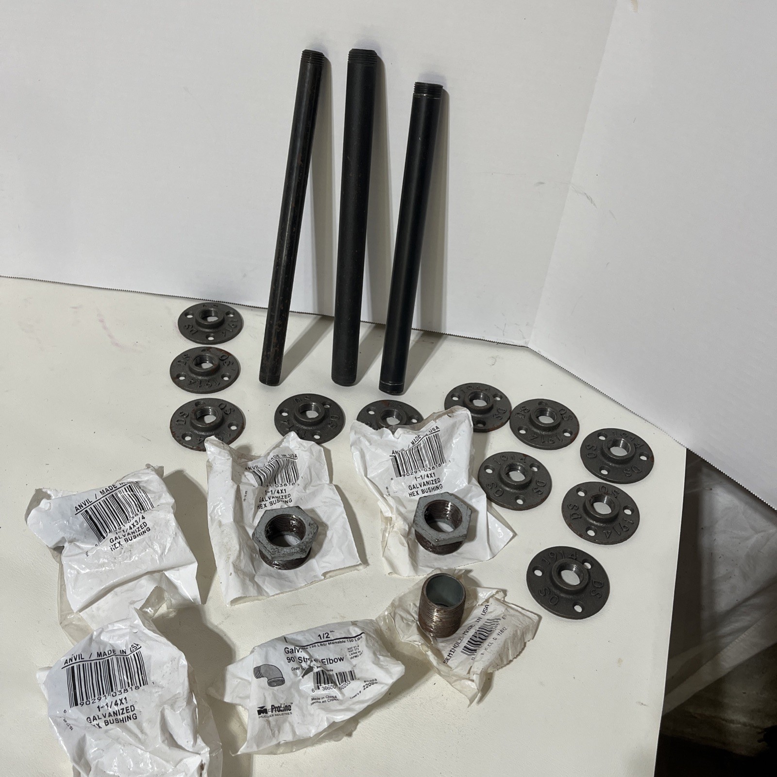 Iron Pipe Lot  Fittings Brackets And Pipes Various Sizes 3/4 1” A13