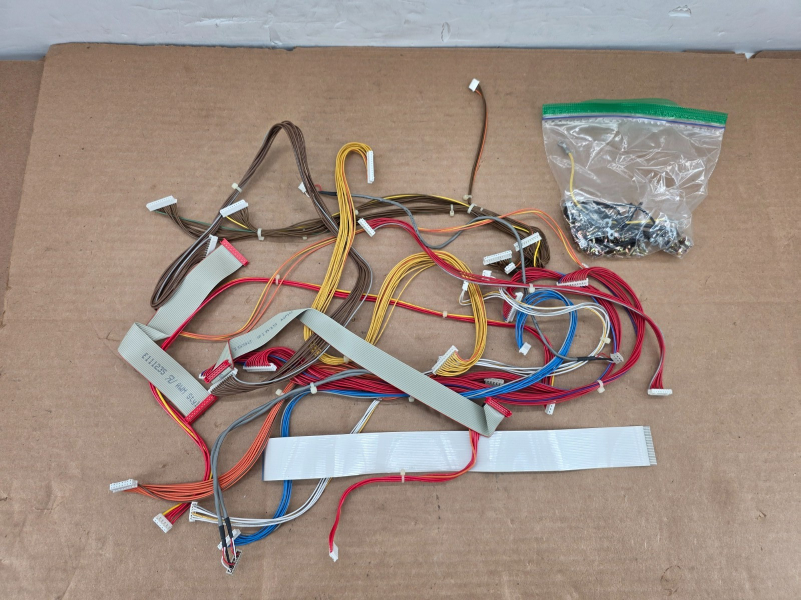 Korg Triton Le Wiring/Cable Harness Ribbon wire ties screw set