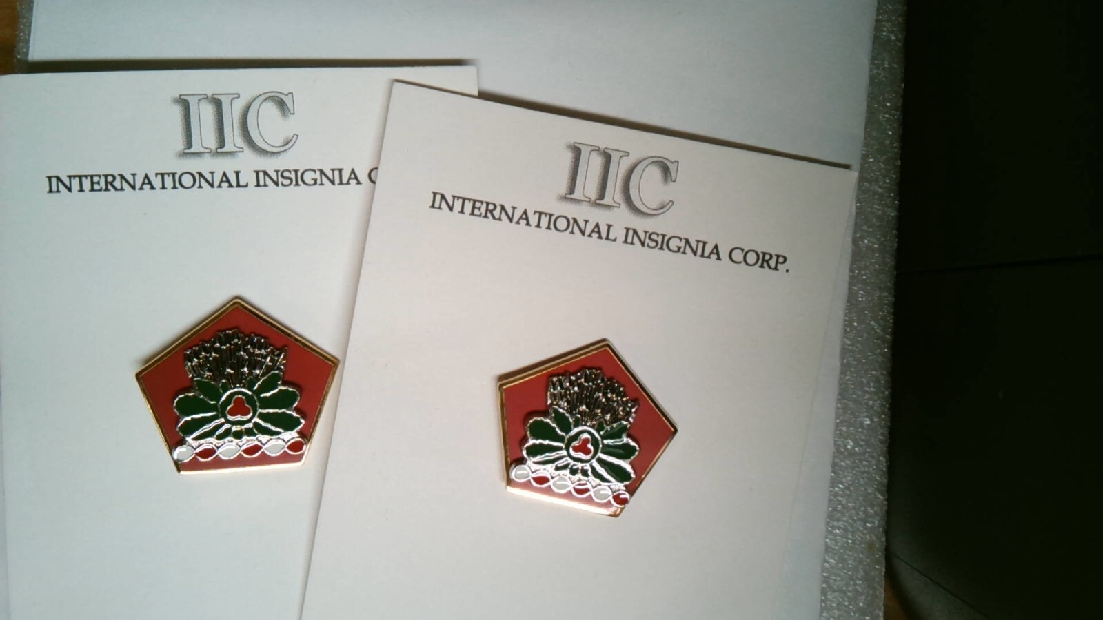 MILITARY INSIGNIA CREST DI DUI SET OF 2 US ARMY 1371ST SUPPORT BATTALION
