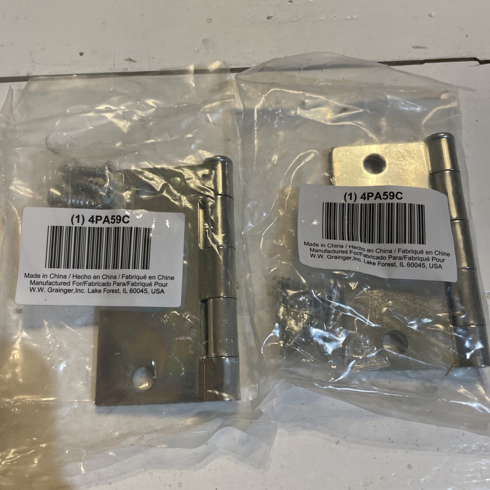 4PA59C Hinge Door 2 pieces WITH SCREWS