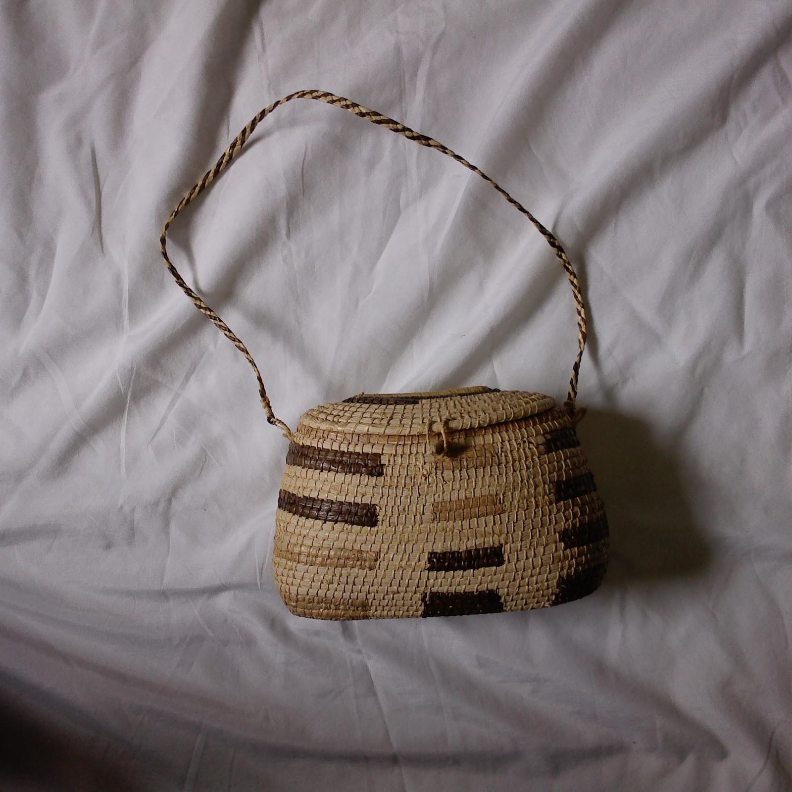Handwoven Vtg Hanging Basket Natural Grasses Geometric Pattern