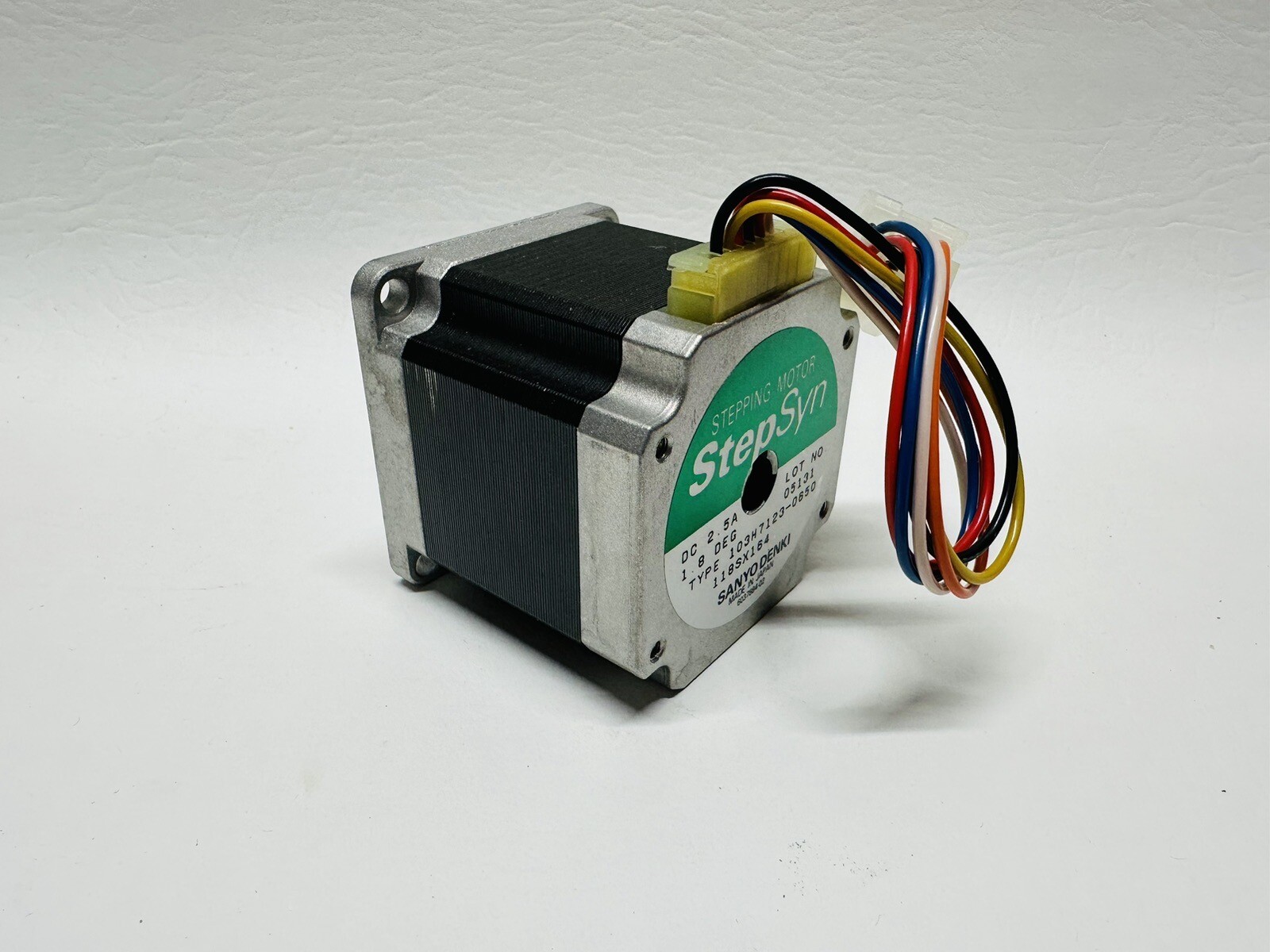 NEW Sanyo Denali 103H1723-0650 Stepping Motor