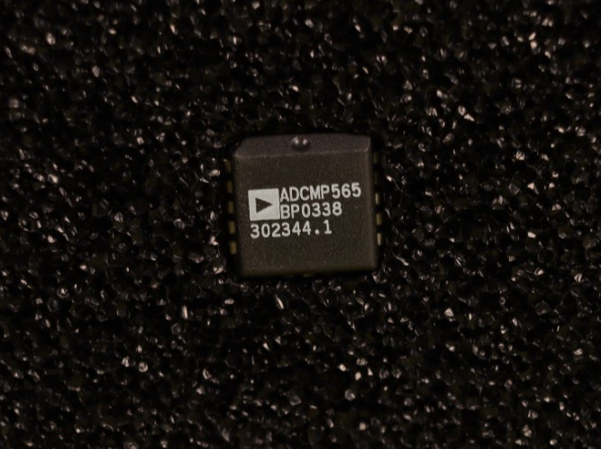 ADCMP565BP 0338 Analog Devices NOS Comparator Dual Channel