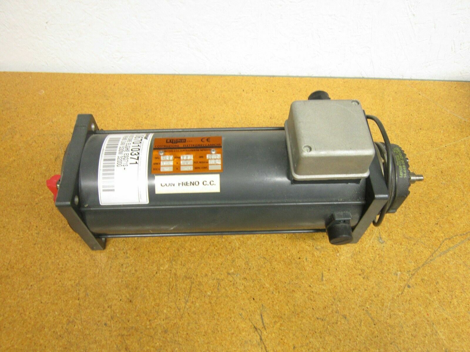 DMV 067010371 Motor ELGHE 24V 530W 3200G W/ Lenze 14.448.06.010-000 Brake 24VDC