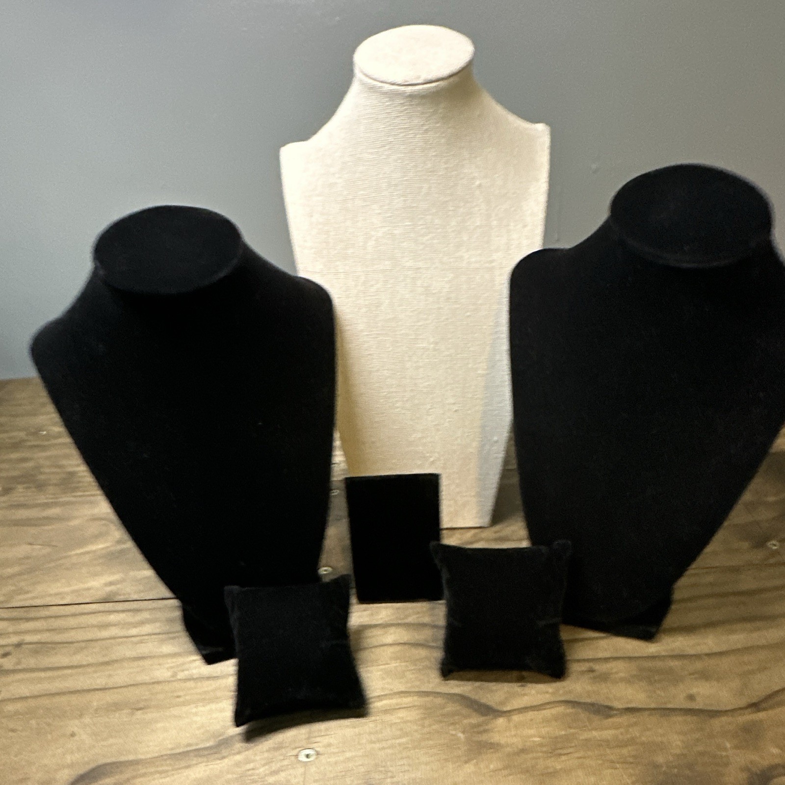Jewelry Display Set Velvet Necklace Busts Bracelet Pillows