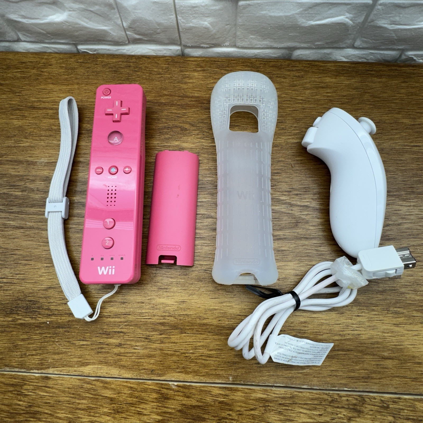 Official Pink Nintendo Wii Remote Wiimote Controller  RVL-003 & Nunchuk RVL-004