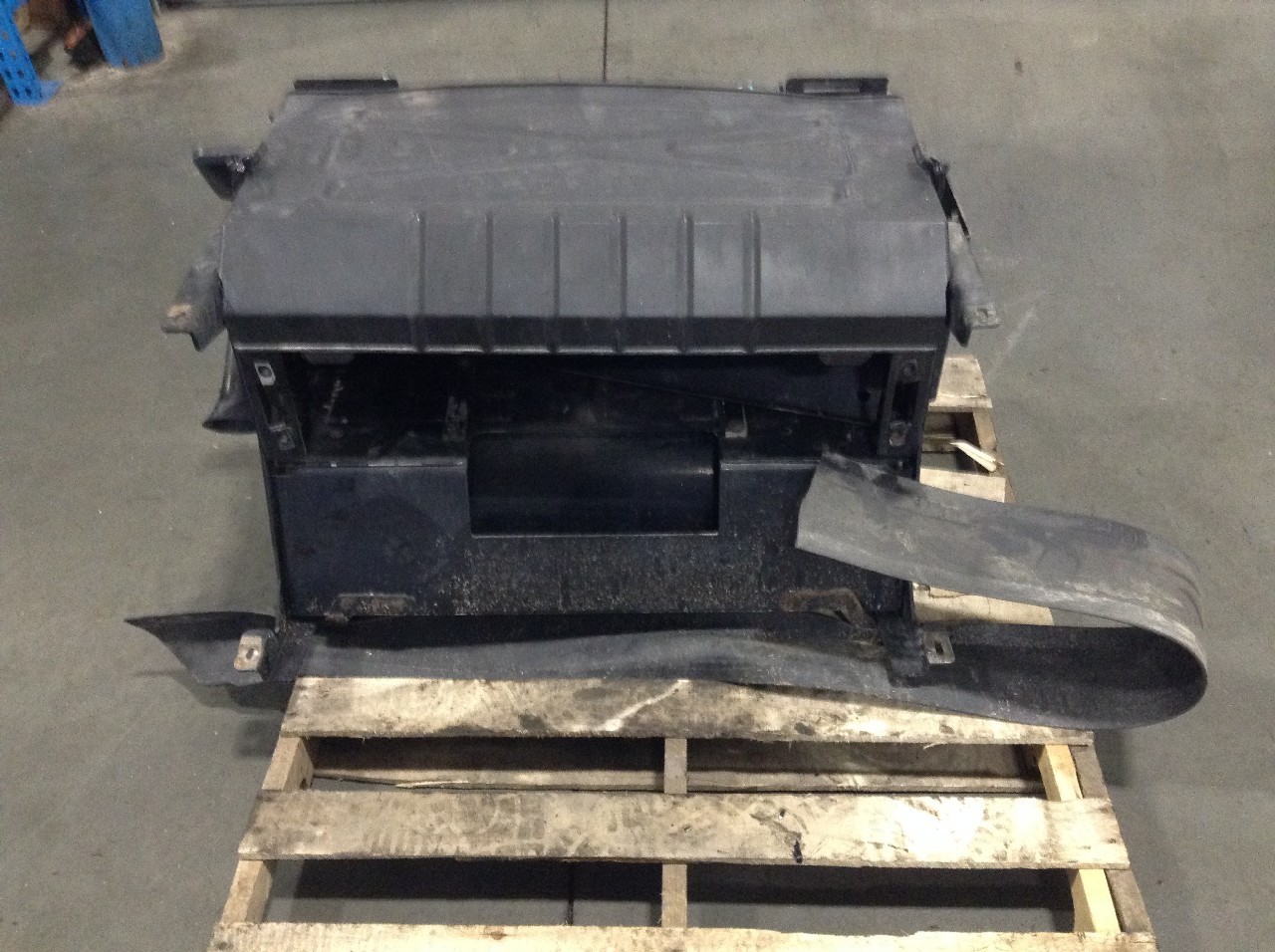 Kenworth T700 Battery Box - Used