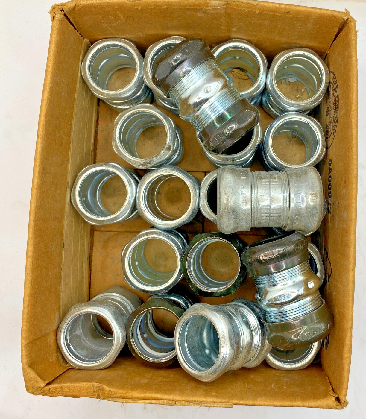 Eaton Crouse-Hinds EMT Compression Coupling Rain Tight - Lot of 21 ✅