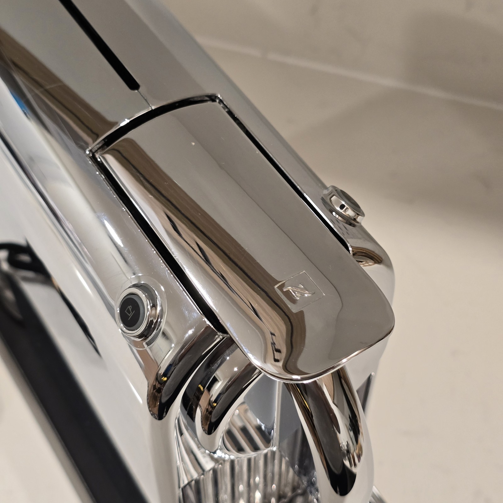 Nespresso CitiZ Chrome Espresso Machine, Type D111 - RARE
