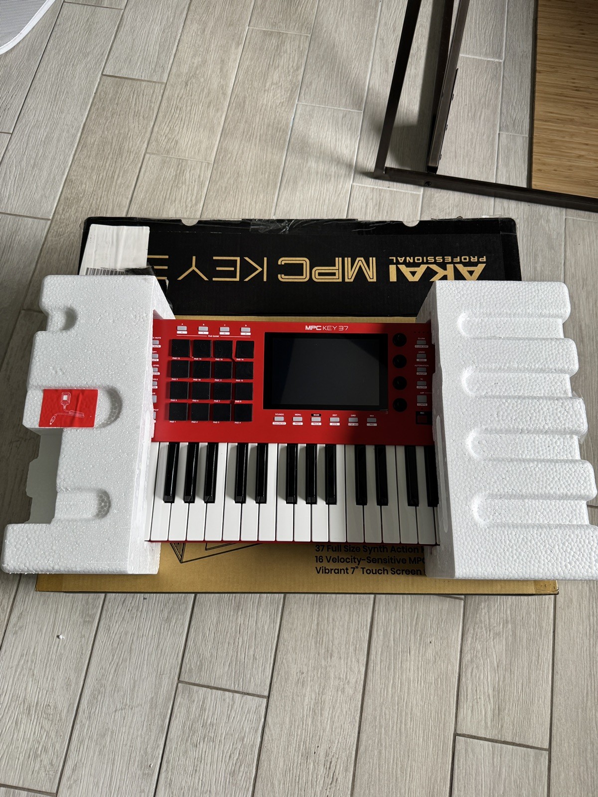 Akai Professional MPC Key 37 Standalone Sampling Workstation Near Mint