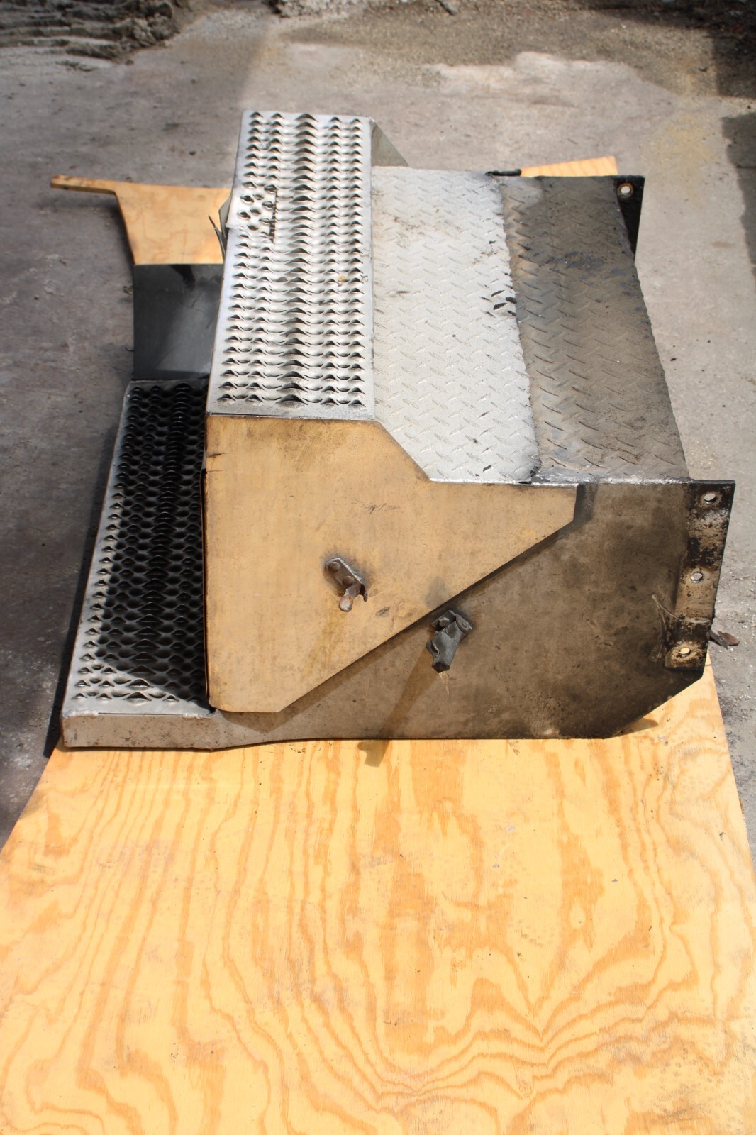 1999 Peterbilt 379 Tool Box