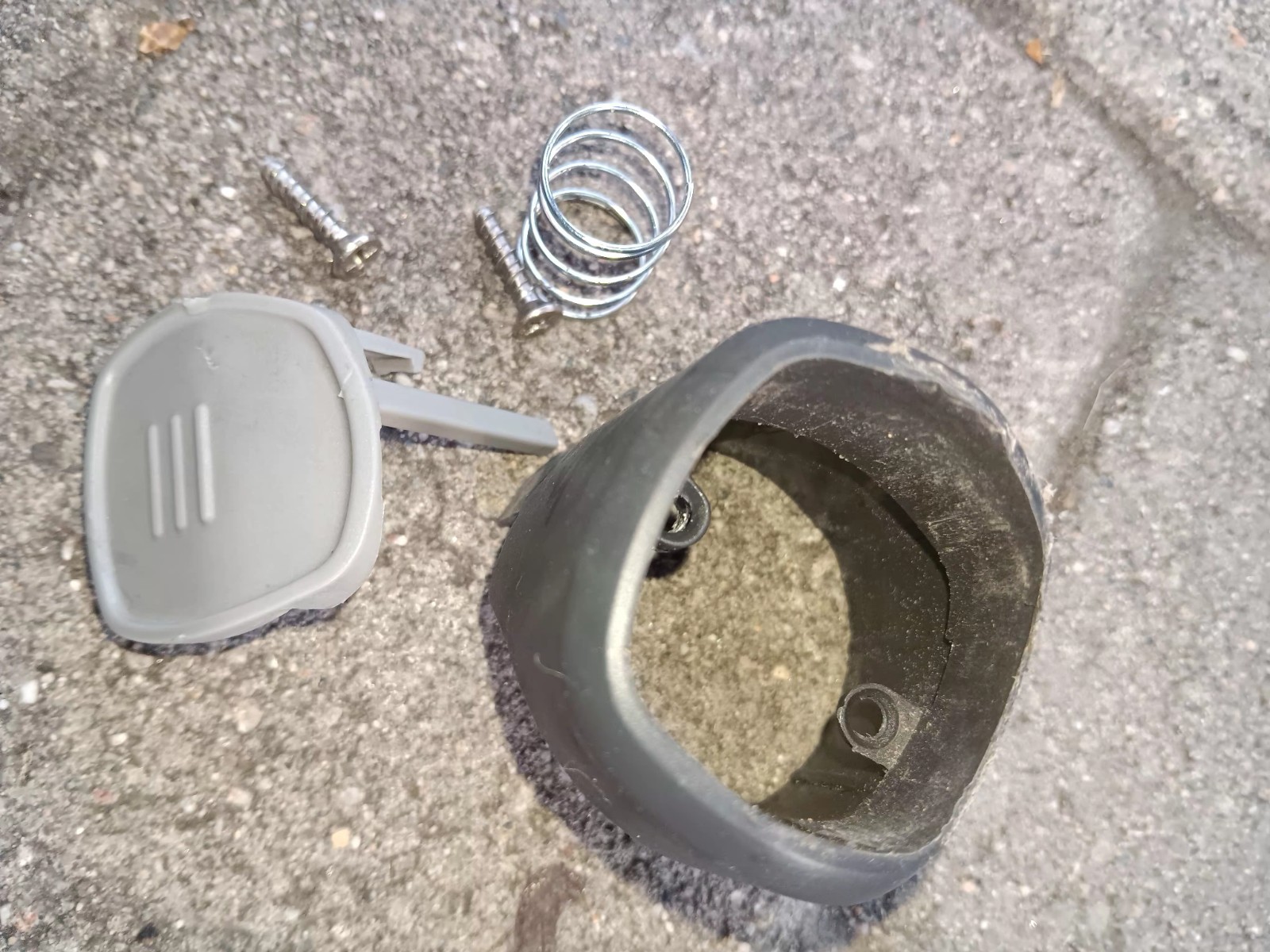 UPPAbaby Vista 2015 To 2019 Stroller LEFT Front Wheel Lock Button Cap & Spring