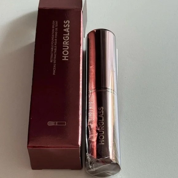 Hourglass Retractable Foundation Brush NIB New