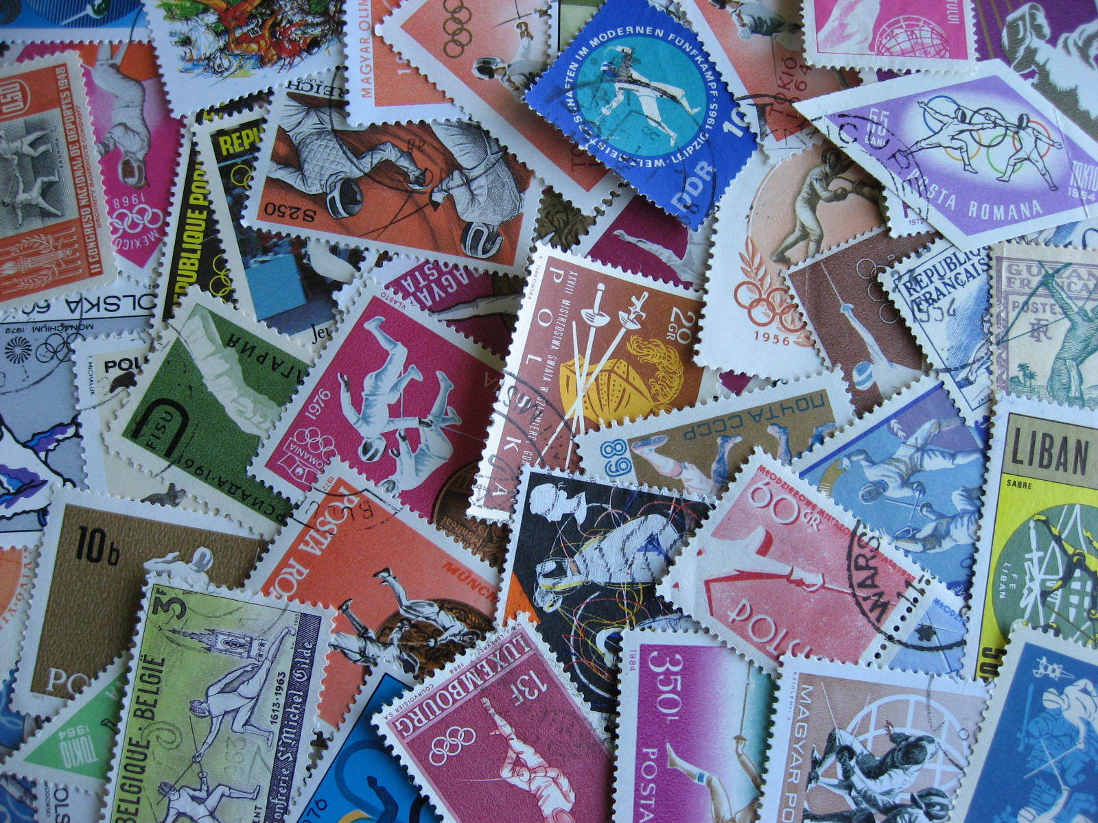 Topical hoard breakup 50 FENCING. Mixed condition, few duplicates