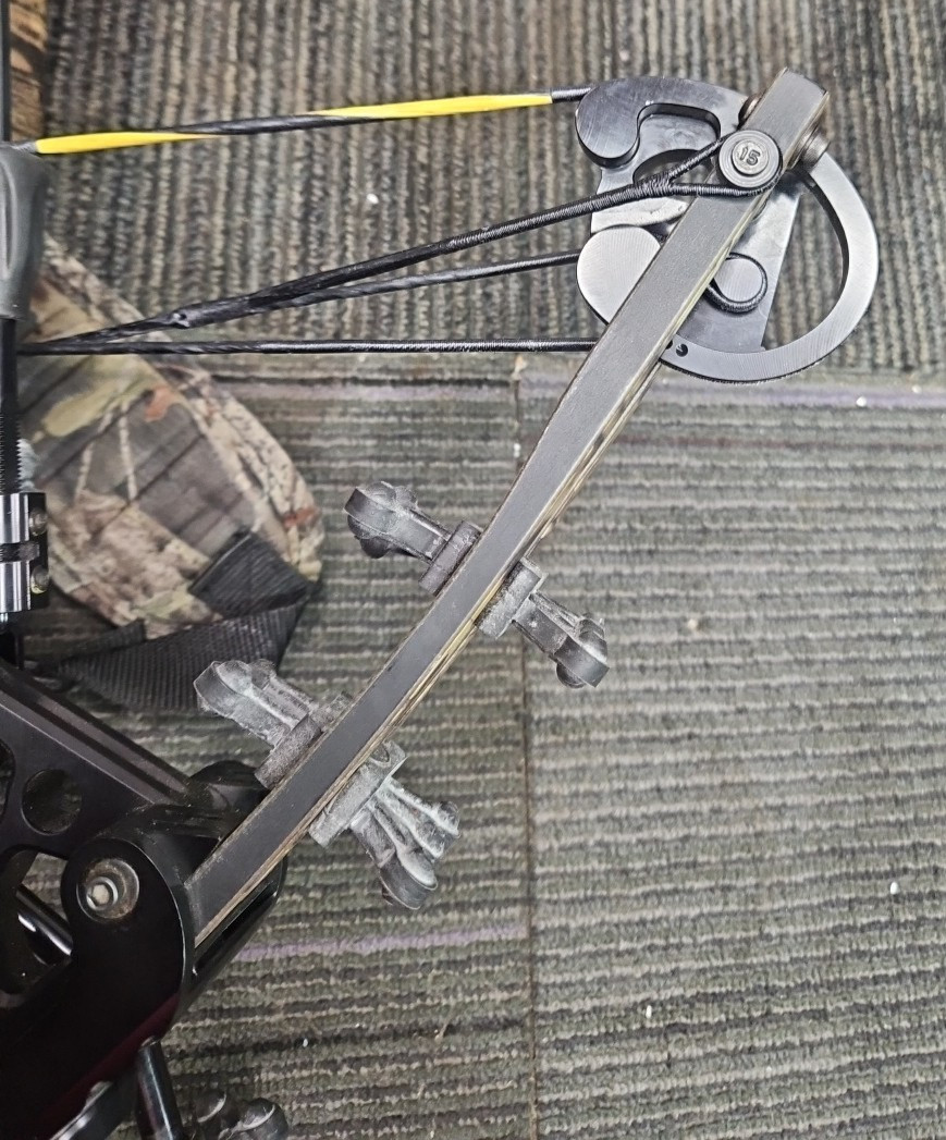 TenPoint Stealth SS Crossbow with Scope, Quiver, 7 Arrows, Soft & Hard Cases