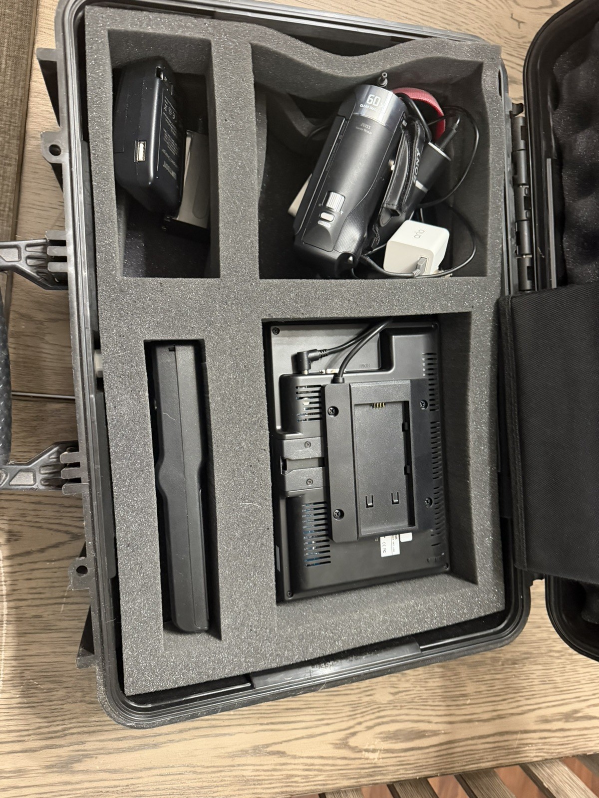 Sportscope 30' Automatic Endzone Camera Sysytem W/Tripod, Remote & Carry Case