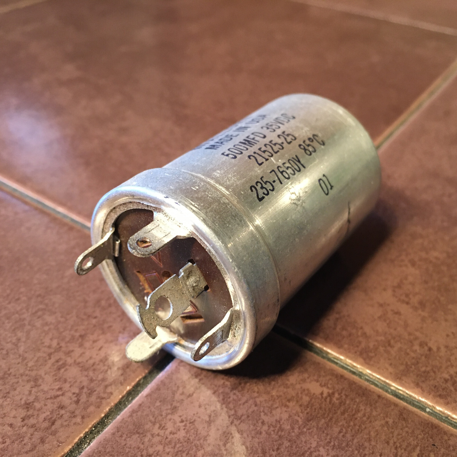 Mallory 21525-25, 500mfd, 35vdc Capacitor.