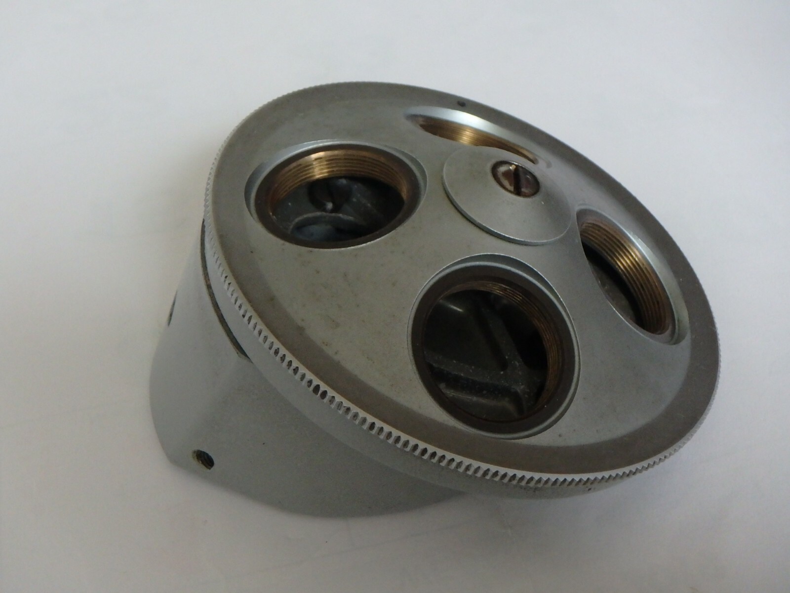 Reichert nosepiece for smaller stands - working changer