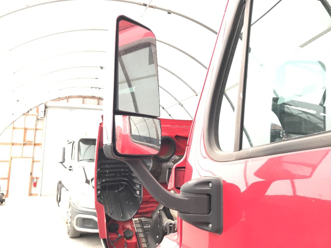2008-2020 Freightliner CASCADIA POLY/CHROME Left/Driver Door Mirror - Used