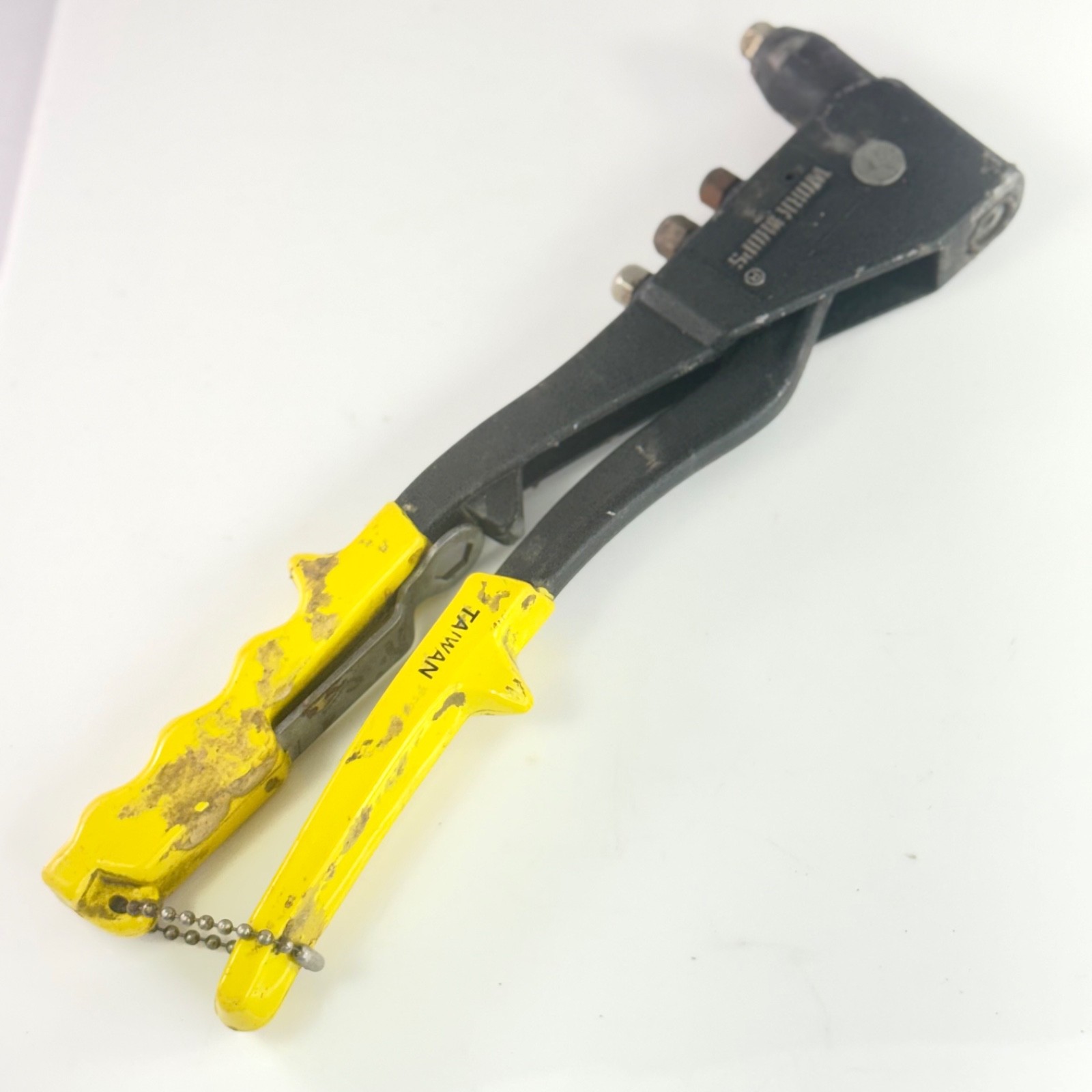 Hand Pop Rivet Gun Riveter Yellow Handles Multiple Tip Sizes 10" Workshop Tool