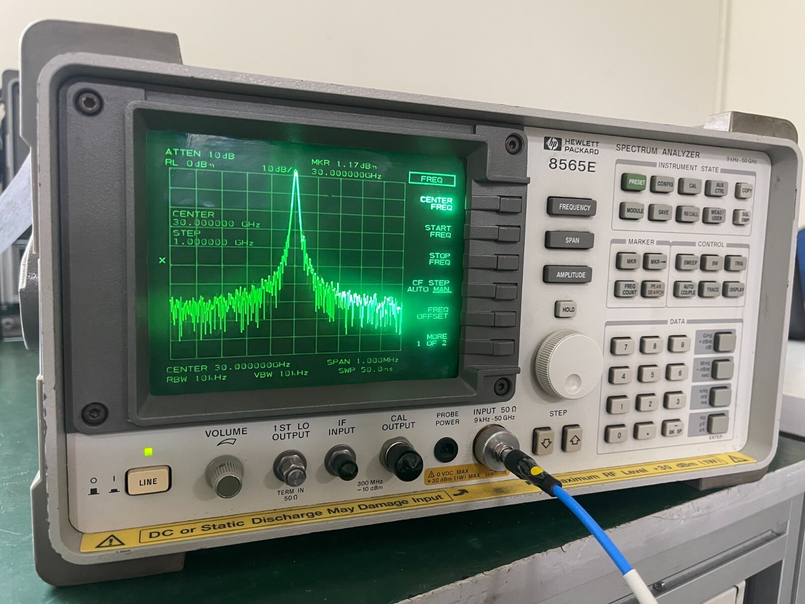 HP Agilent 8565E 9KHz - 50GHz Spectrum Analyzer w/ 85620A module_1259