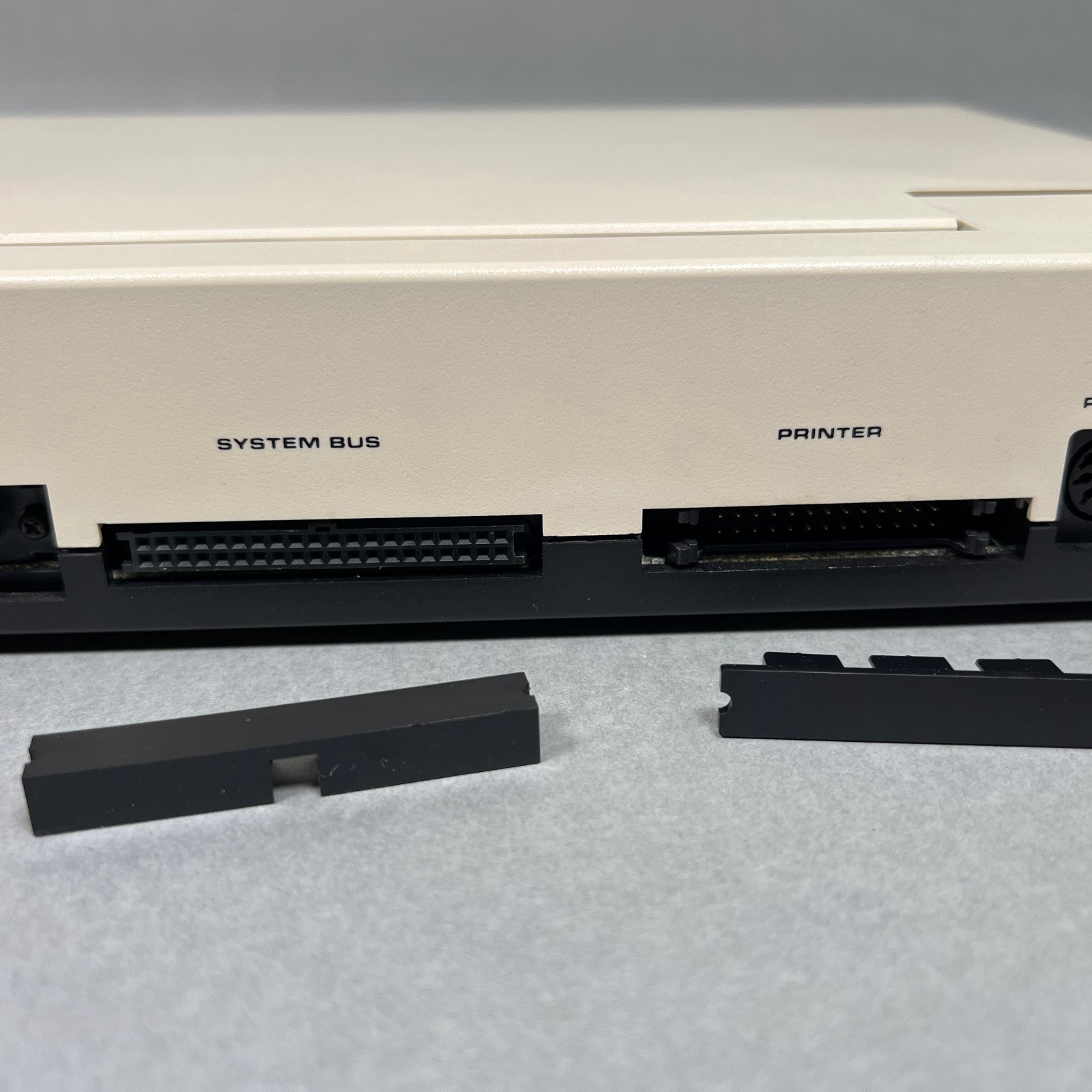 Tandy 200 Portable Computer, Power Adapter, Case, Book, Owner's Manuals WORKING