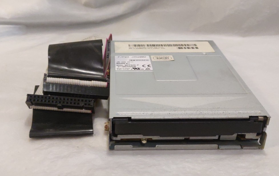 Sony 3.5 Inch Floppy Disk Drive Model MPF920-F, includes ribbon cable, works