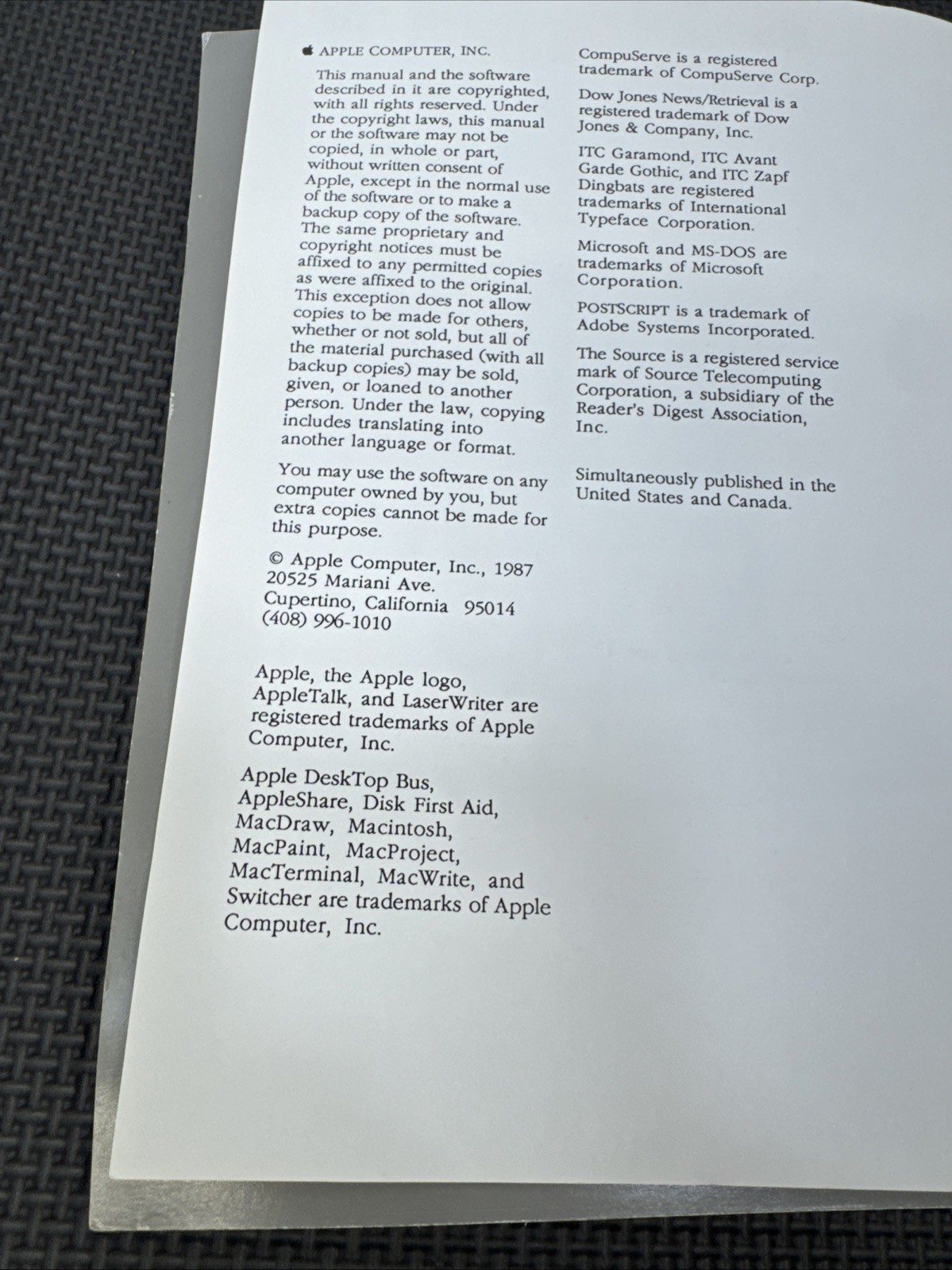 Apple Macintosh Se Owners Manual (Front Cover Damage Read)