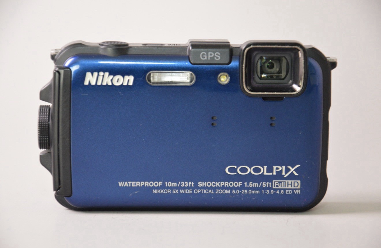 Nikon Coolpix AW100 Digital Camera 5.0-25mm Lens 16MP 5x Zoom Waterproof 10m 33f
