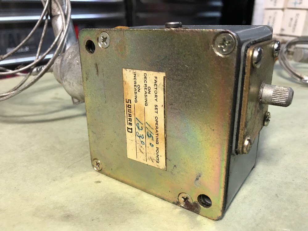 Square D 9025-BCW33 Temperature Control Switch 80-145 Degree Falling Temp 9025