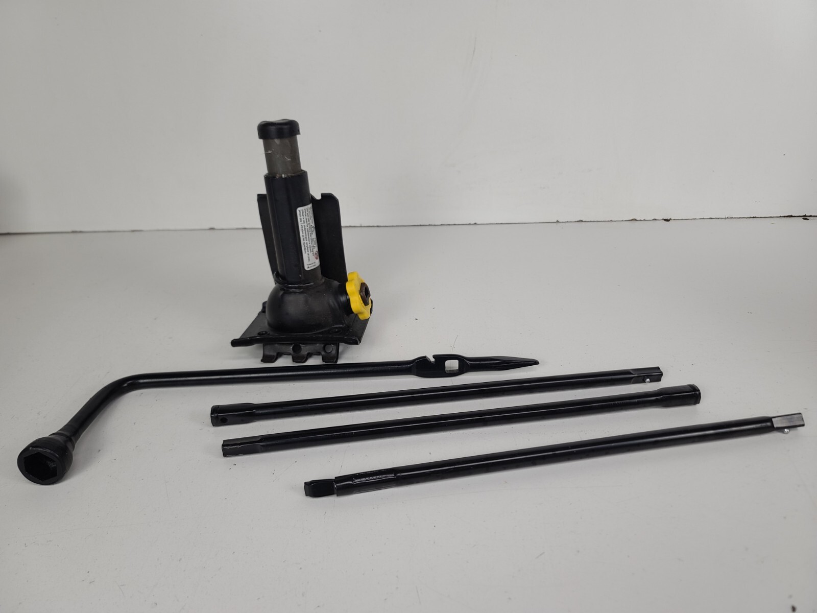 1999-2014 Chevy Avalanche 1500 Jack Kit Assembly Oem