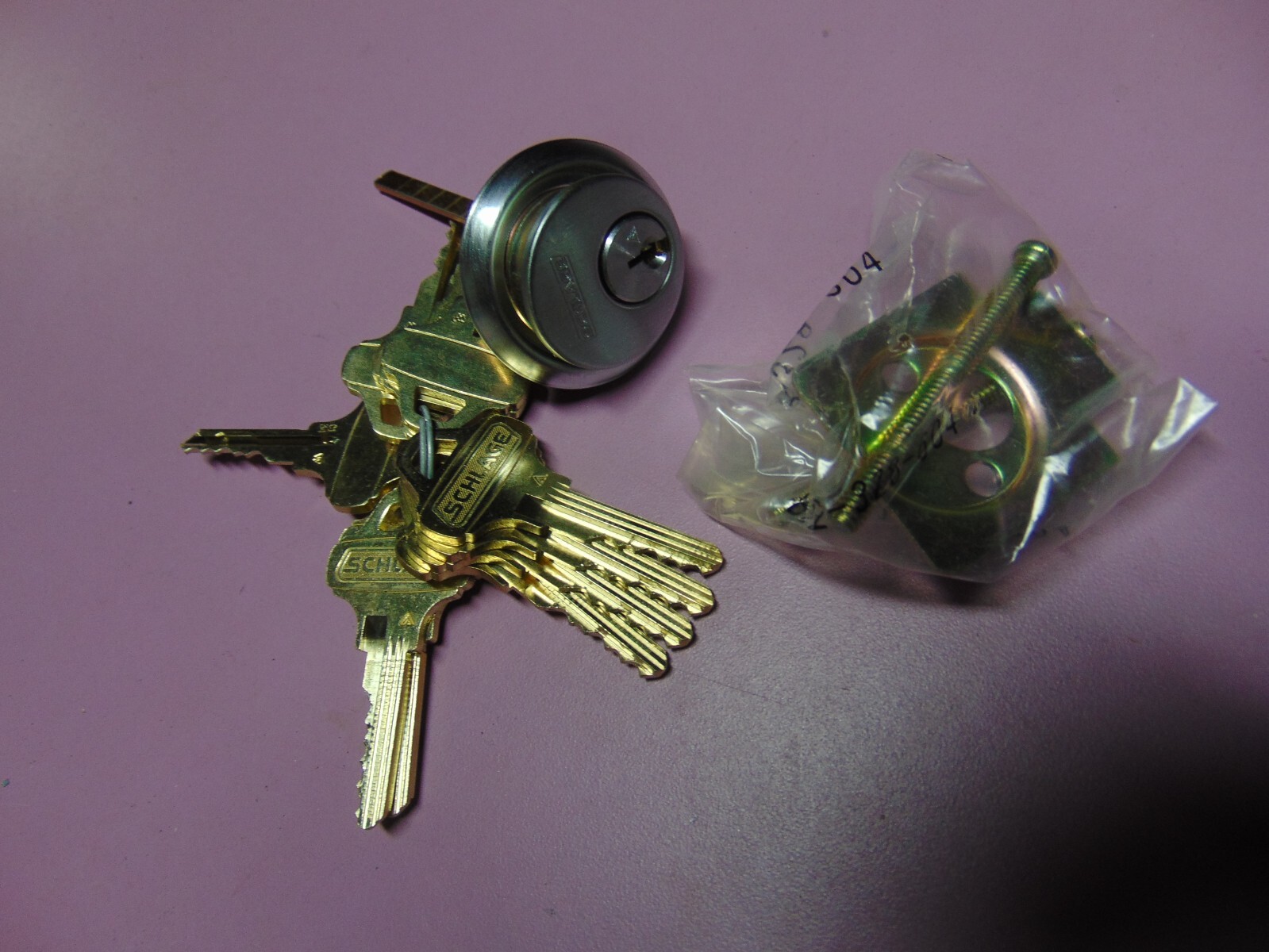 1   EVEREST SCHLAGE C134   RIM LOCK WITH 10 KEYS           LOCKSMITH