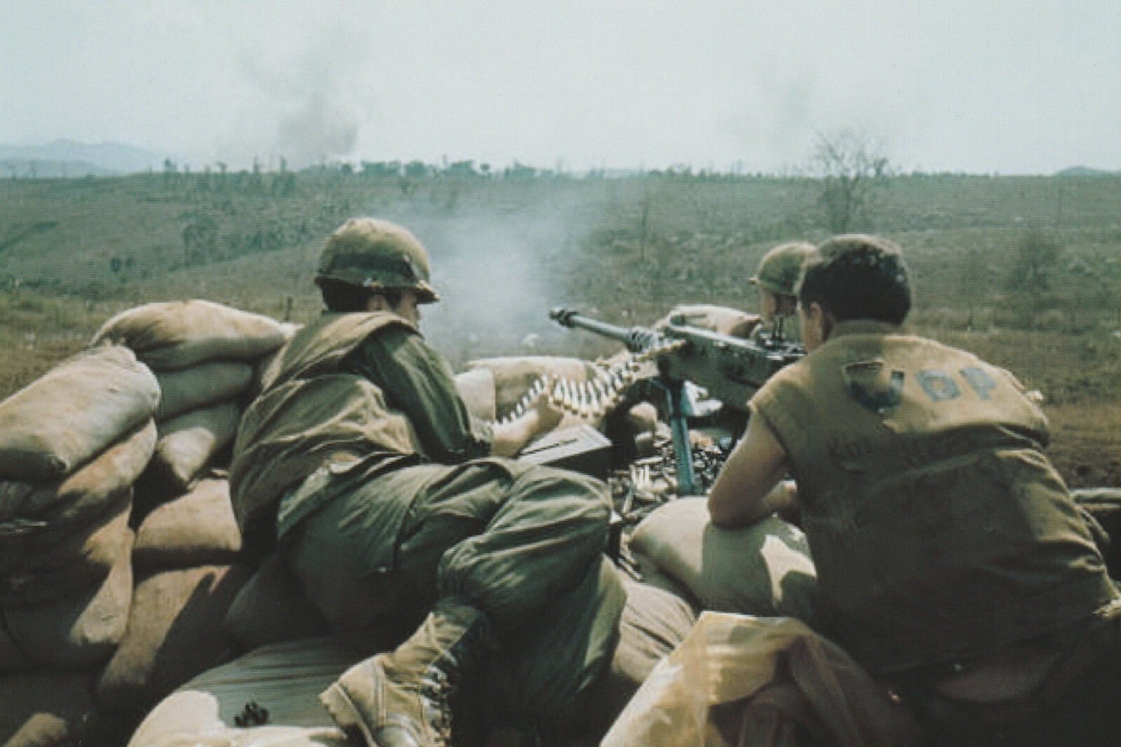 Vietnam  War  Photos --  US Soldiers  - Machine Gun