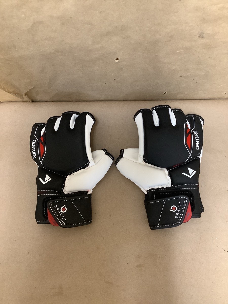 CENTURY BRAVE RADLOK BOXING GLOVES SIZE-S/M (G29022173)