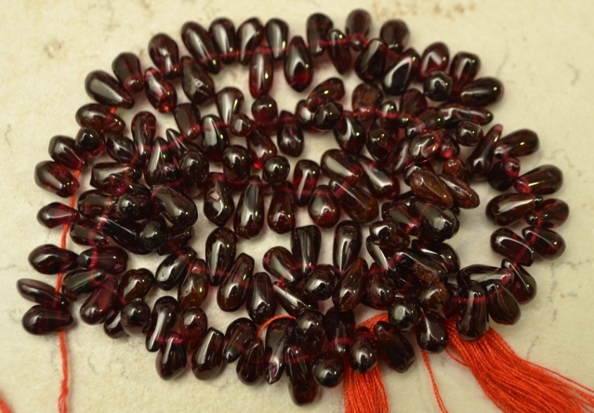 GARNET 10-7mm long Sidedrill Drops Gemstone Beads 14" Str "Grade B"