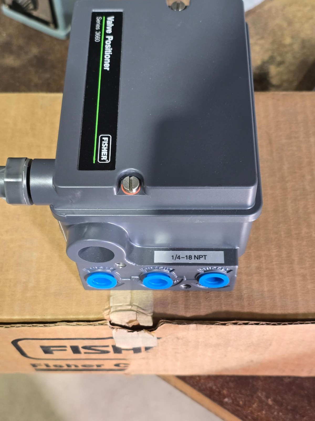 FISHER TYPE 3660 PNEUMATIC VALVE POSITIONER