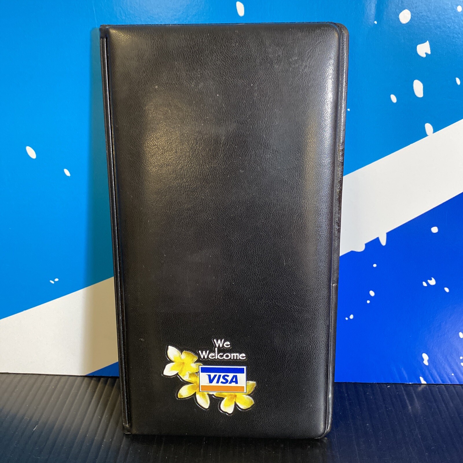 HAWAII-VISA GUEST/RESTAURANT BILL PORTFOLIO-FOLDER (HAWAII PLUMERIA DESIGN) VG