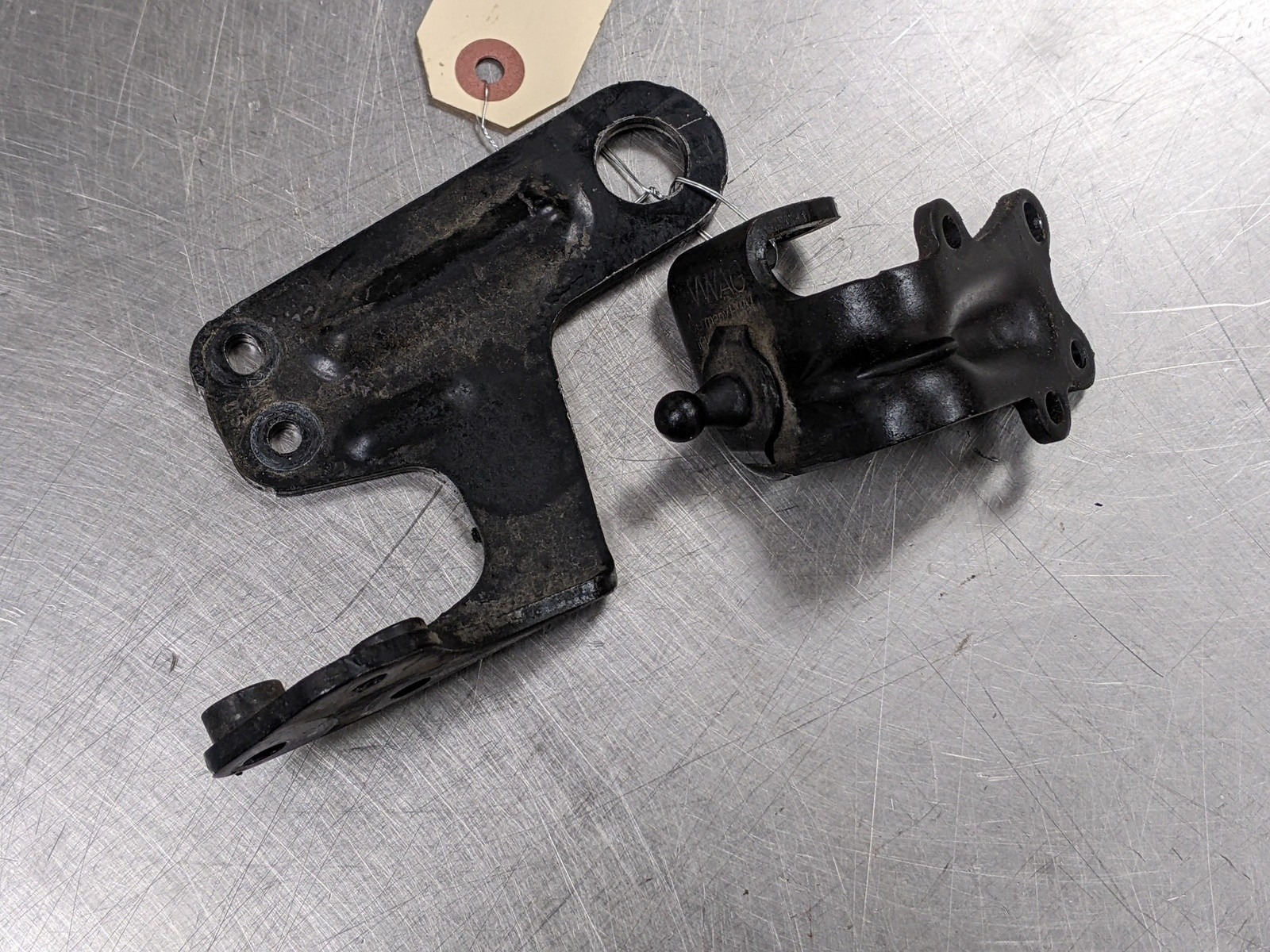 Engine Lift Bracket For 15-18 Volkswagen Golf 1.8 06K103392F FWD