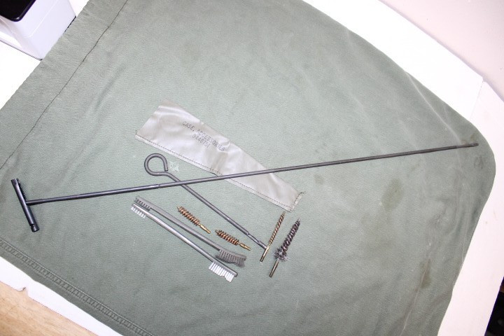 US Military Issue Rifle and Pistol Gun Cleaning Kit A2 Buttstock Pouch .223 5.56