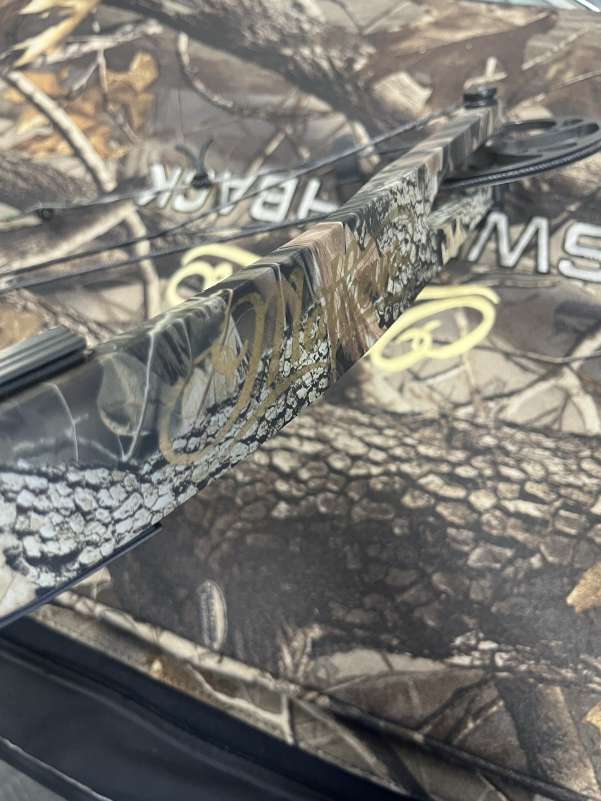 Mathews Solocam Switchback Bow With Case, sight ,and much more!