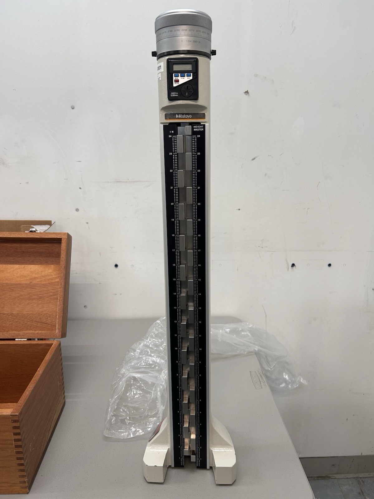 Mitutoyo Height Gauge 515-359 510108 Analog & Digital Display