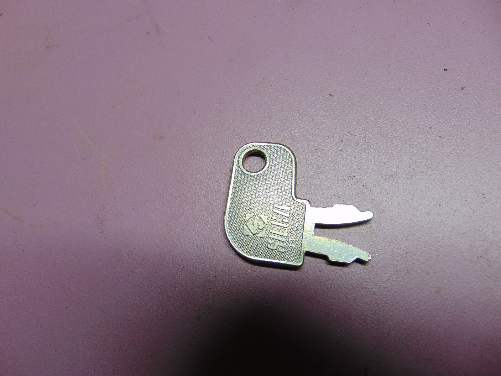 1 KEYS RC251 CNAZ PRECUT KEY LOCKSMITH