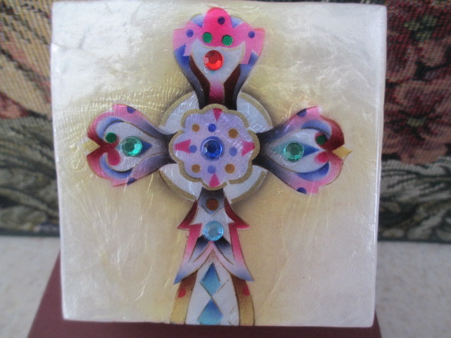 1211 *     CROSS   ~ CAPIZ SHELL TRINKET BOX